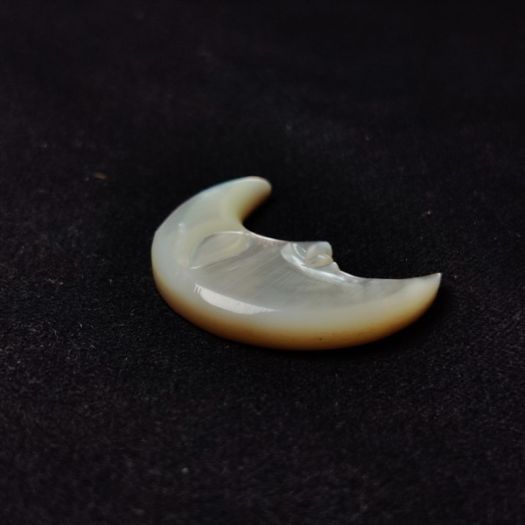 Mother Of Pearl Moonface Crescent